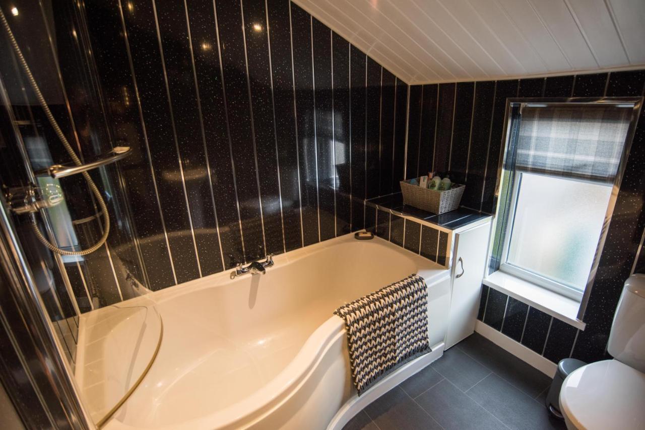 Madoc Brook Cottage Conwy Esterno foto